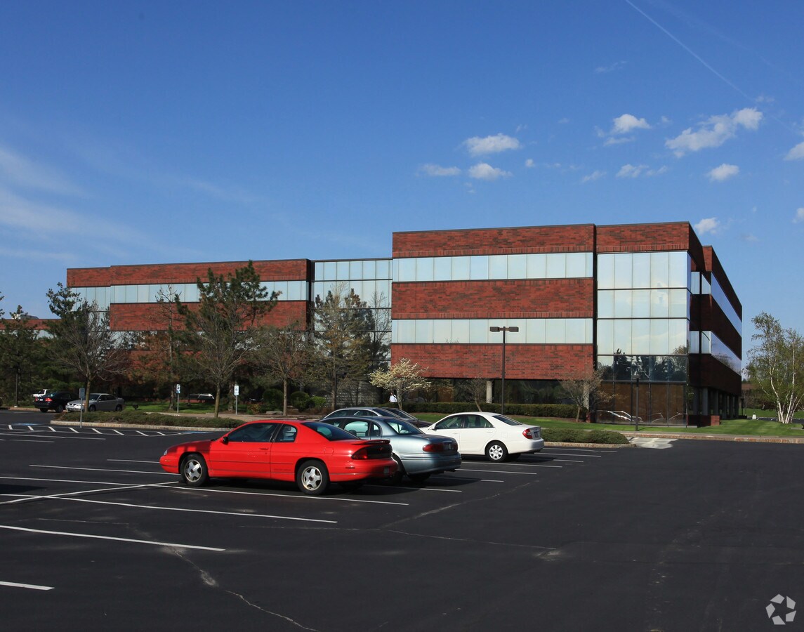 5784 Widewaters Pkwy, Syracuse, NY 13214 Property Record