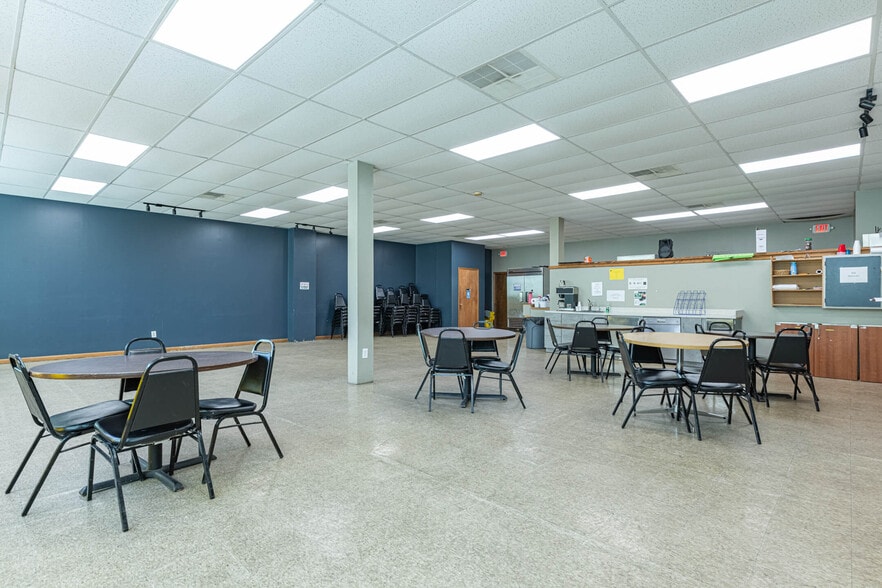 534-536 Xenia Ave, Dayton, OH for lease - Building Photo - Image 2 of 10