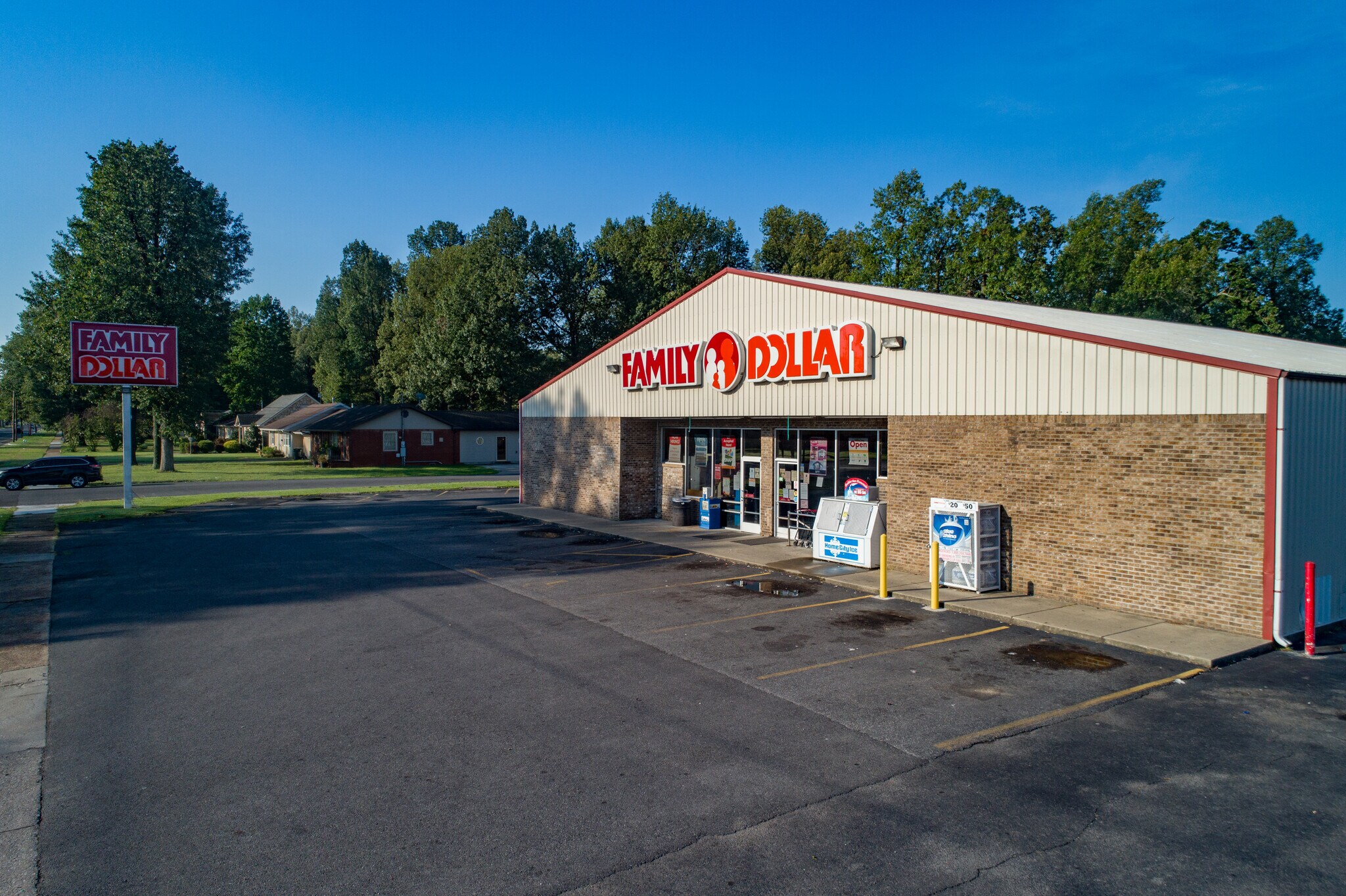 715 Joe Clifton Dr, Paducah, KY for sale Primary Photo- Image 1 of 1