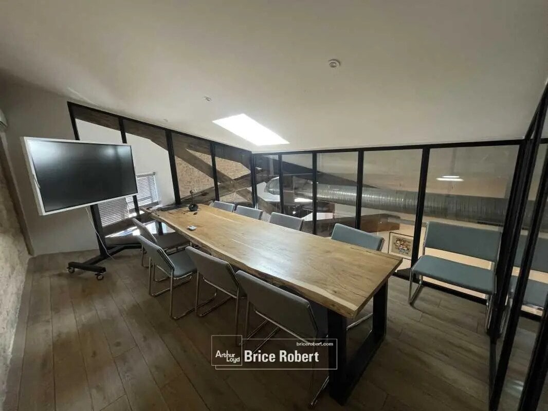 Lyon, RHO 69009 - - - Interior Photo - Image 1 of 5