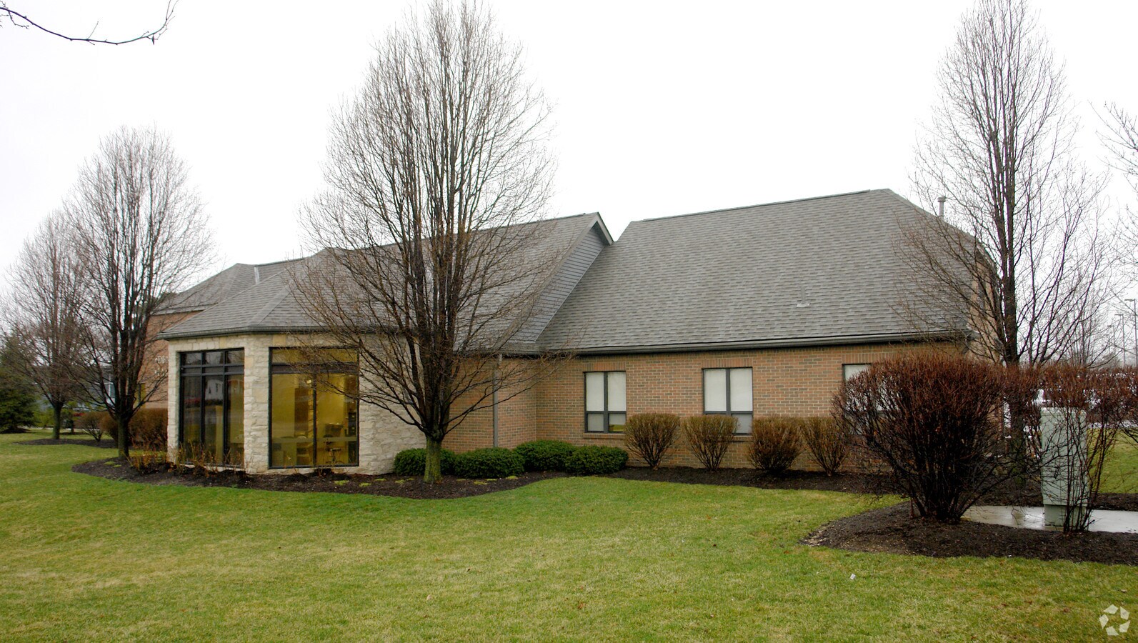 4960 Cemetery Rd, Hilliard, OH 43026