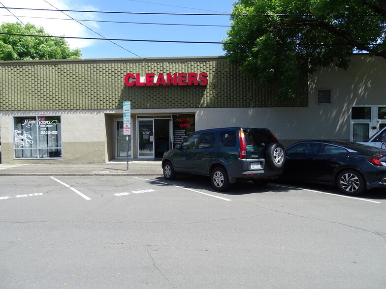 308-318 NE 5th Ave, Camas, WA for lease - Building Photo - Image 3 of 7