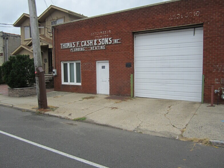 164 Meacham Ave, Elmont, NY for sale - Primary Photo - Image 1 of 1