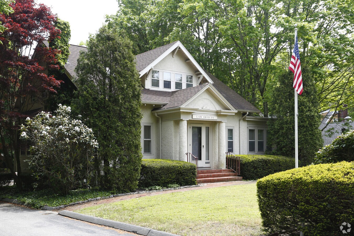 197 Palmer Ave, Falmouth, MA 02540