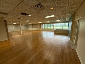 118 Homestead Dr, New Richmond, WI for lease Interior Photo- Image 2 of 9