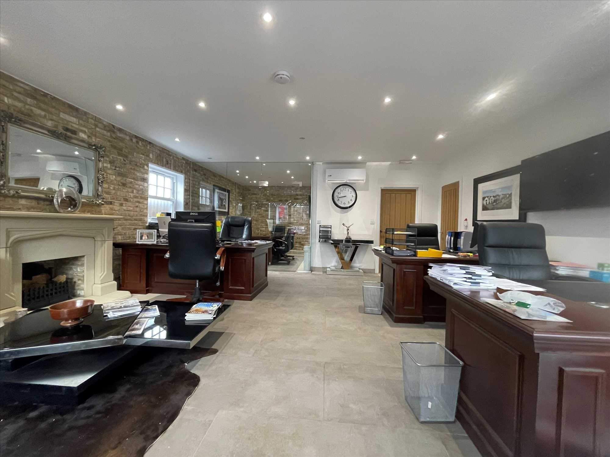 13 Station Rd, Romford for lease Interior Photo- Image 1 of 9