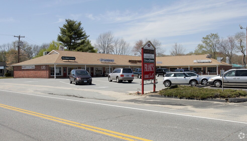 135 Boston Post Rd, East Lyme, CT 06333