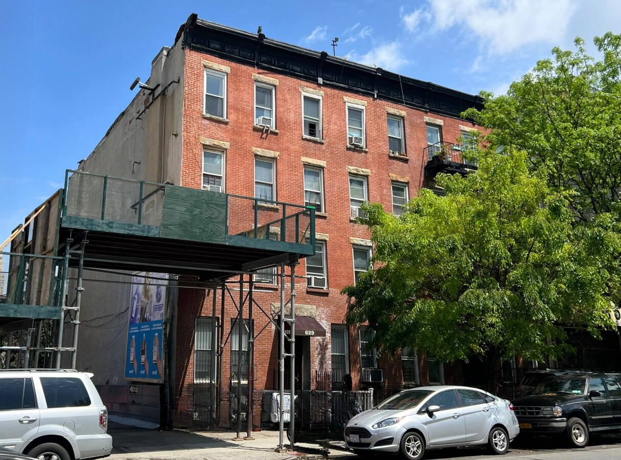 629 Union St, Brooklyn, NY 11215 8Unit Multifamily Bldg in Park