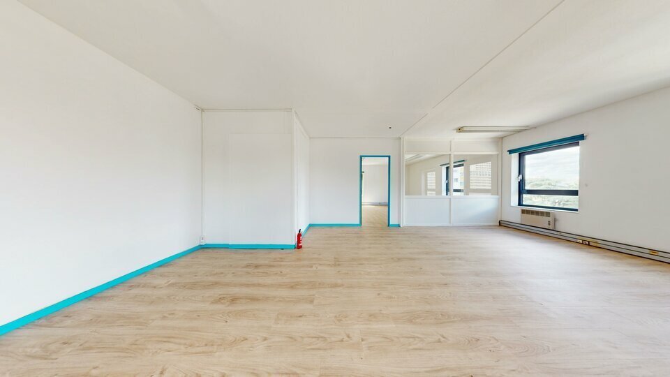 113 Rue Du 1 Mars 1943, Villeurbanne for lease Interior Photo- Image 1 of 16
