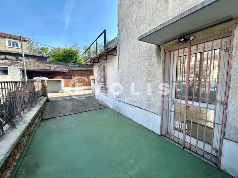 Office in Longjumeau for sale - Building Photo - Image 1 of 5