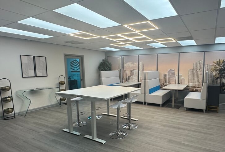 333 17th St, Vero Beach, FL for lease Interior Photo- Image 1 of 9