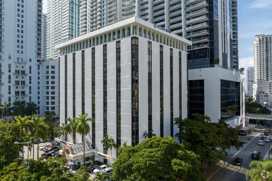 1000 Brickell Ave, Miami, FL for lease - Aerial - Image 1 of 79