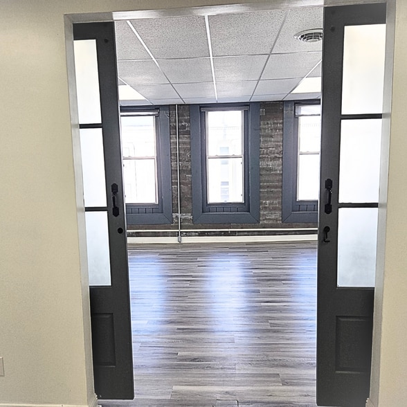 35 S Main St, Winchester, KY for lease - Interior Photo - Image 3 of 14