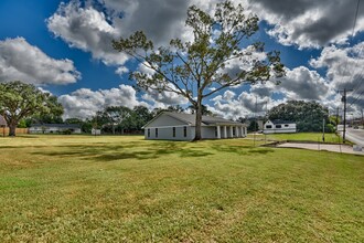 238 W Main St, Bellville, TX for lease Building Photo- Image 1 of 7