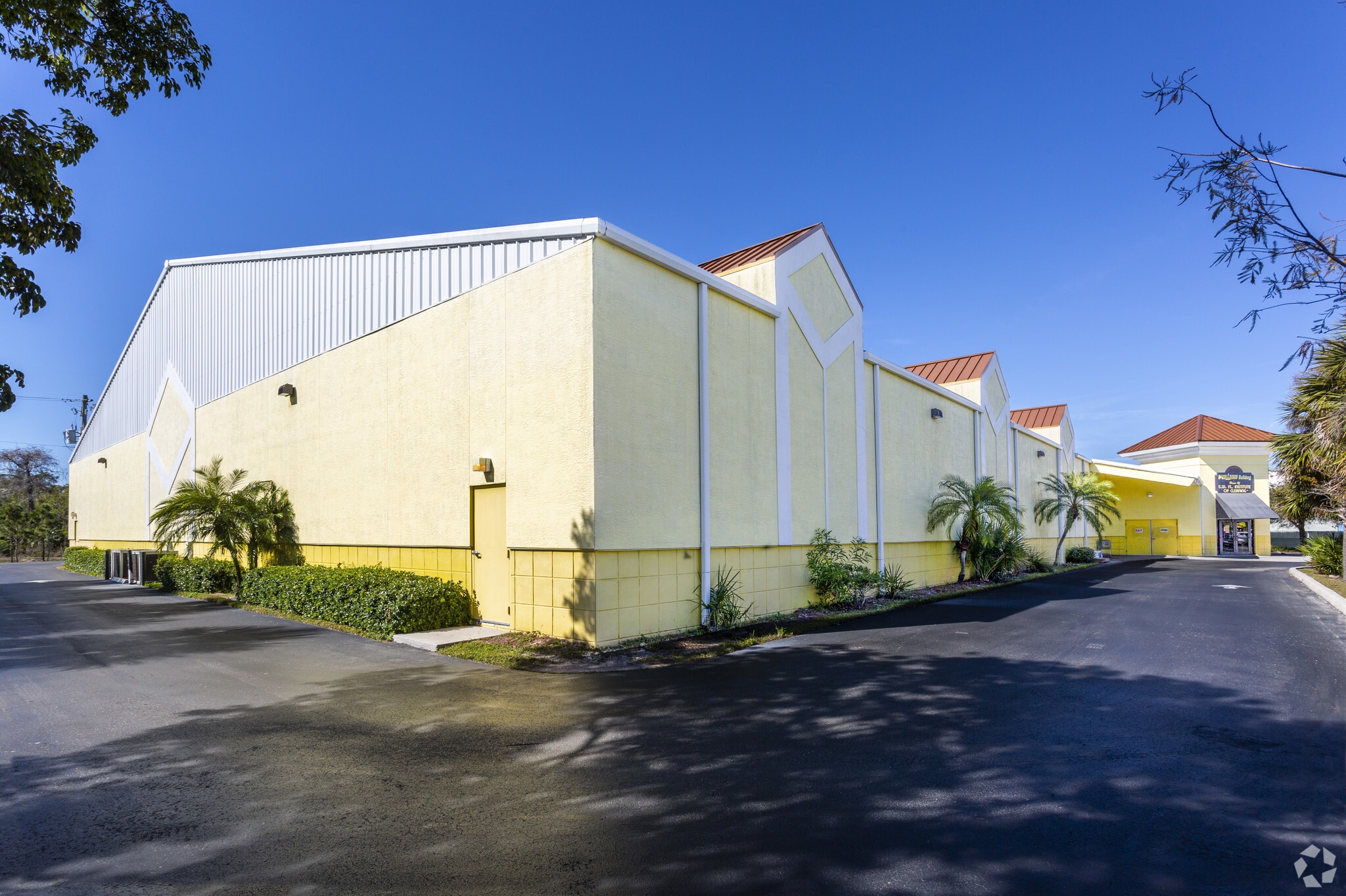 12180 Metro Pky, Fort Myers, FL for lease Building Photo- Image 1 of 22