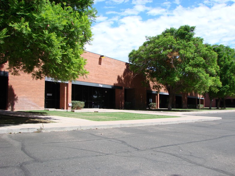 2150 S Country Club Dr, Mesa, AZ for lease - Primary Photo - Image 1 of 6