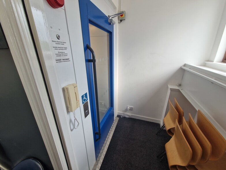 2 Macdowall St, Paisley for lease - Building Photo - Image 3 of 5