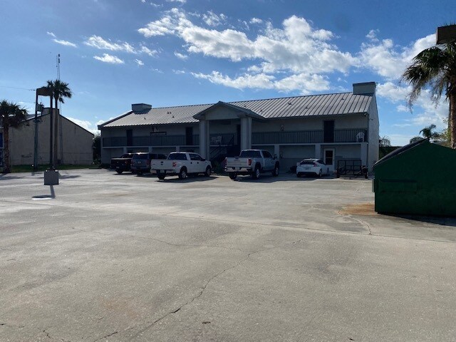 1076 Lakeport Plz, Okeechobee, FL for sale - Primary Photo - Image 1 of 1