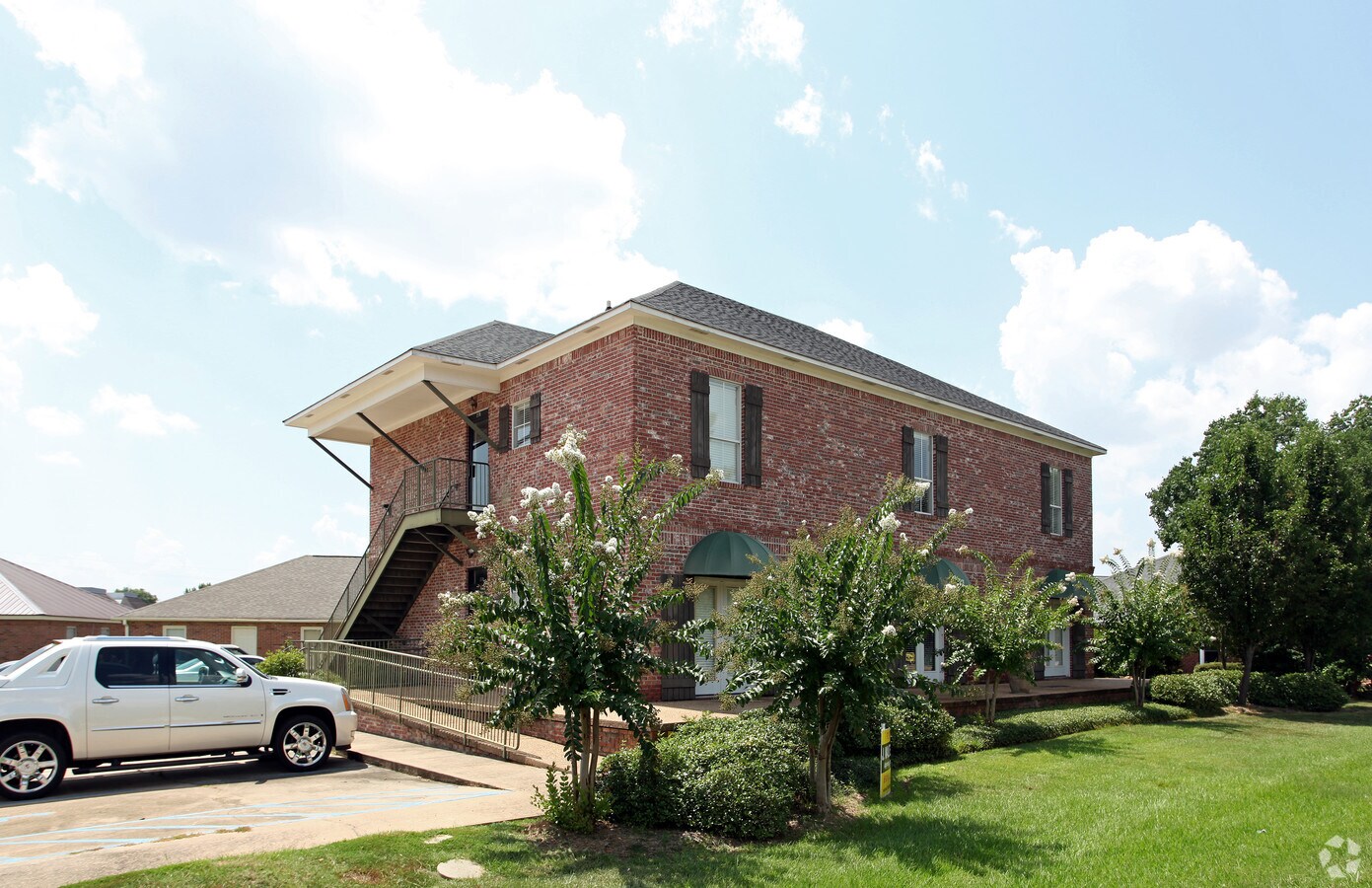 217 Katherine Dr, Flowood, MS 39232