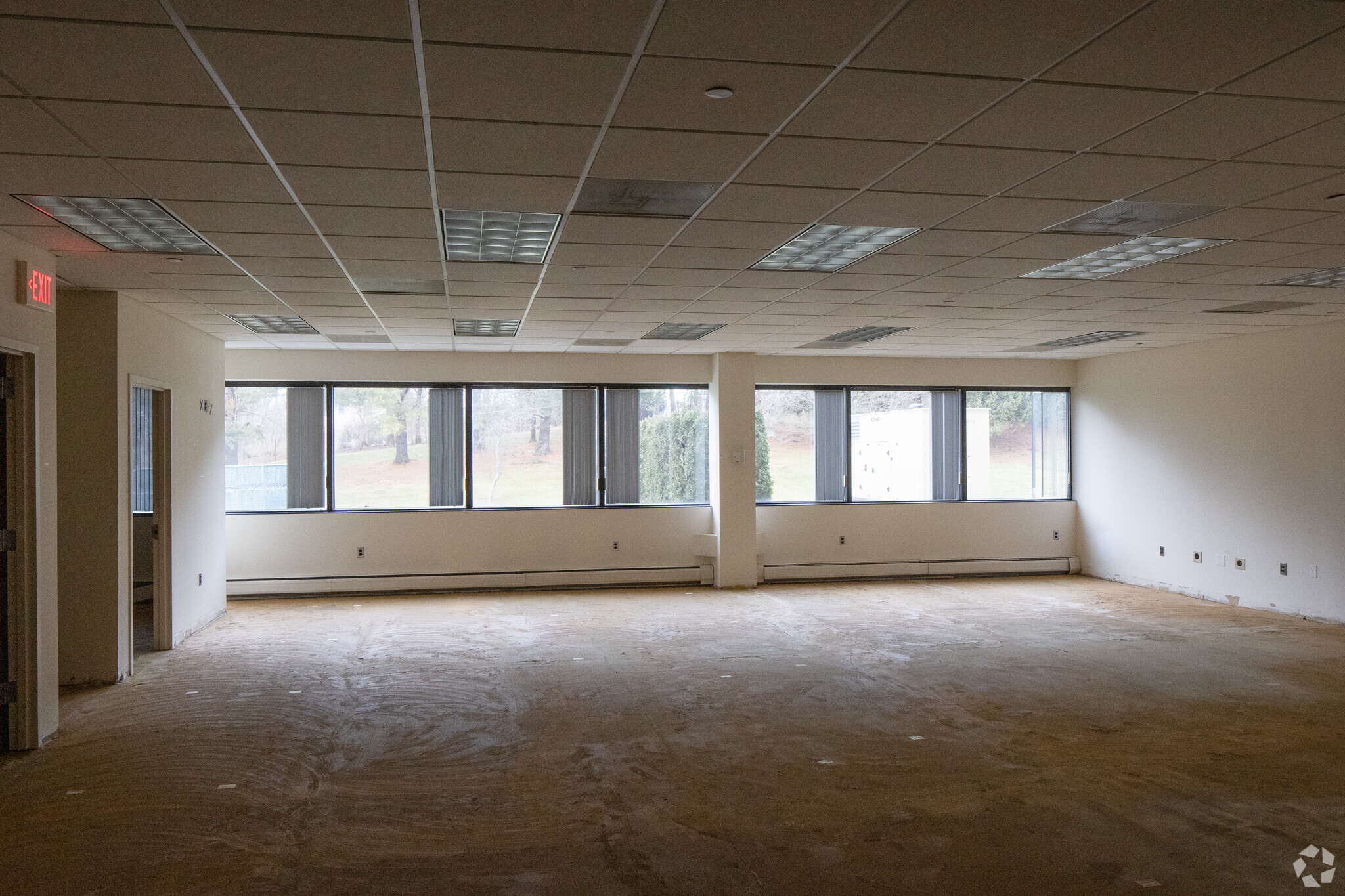 125 Half Mile Rd, Red Bank, NJ for lease Interior Photo- Image 1 of 4