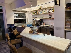 Retail in Madrid, Madrid for lease Interior Photo- Image 2 of 6