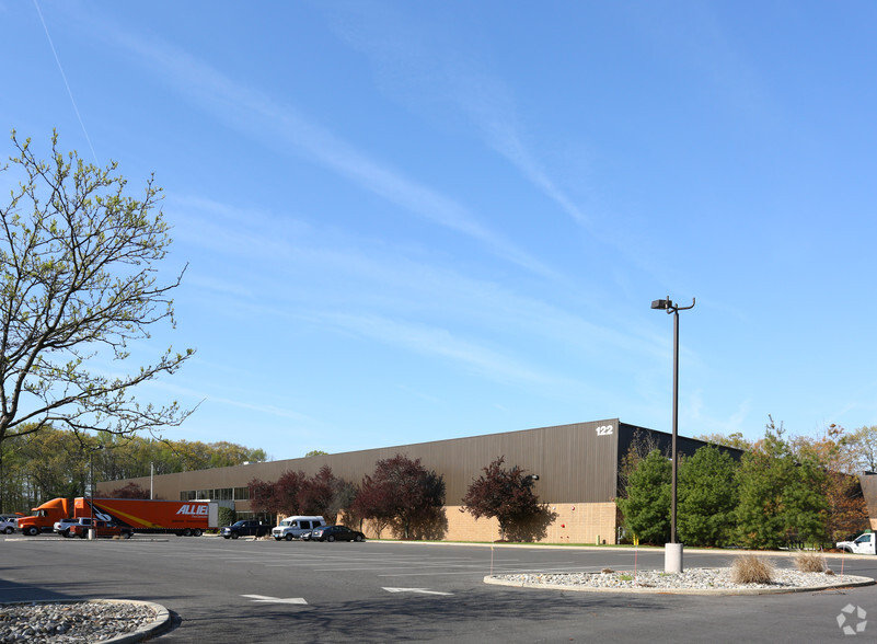 122 Kissel Rd, Burlington, NJ for lease - Building Photo - Image 1 of 10