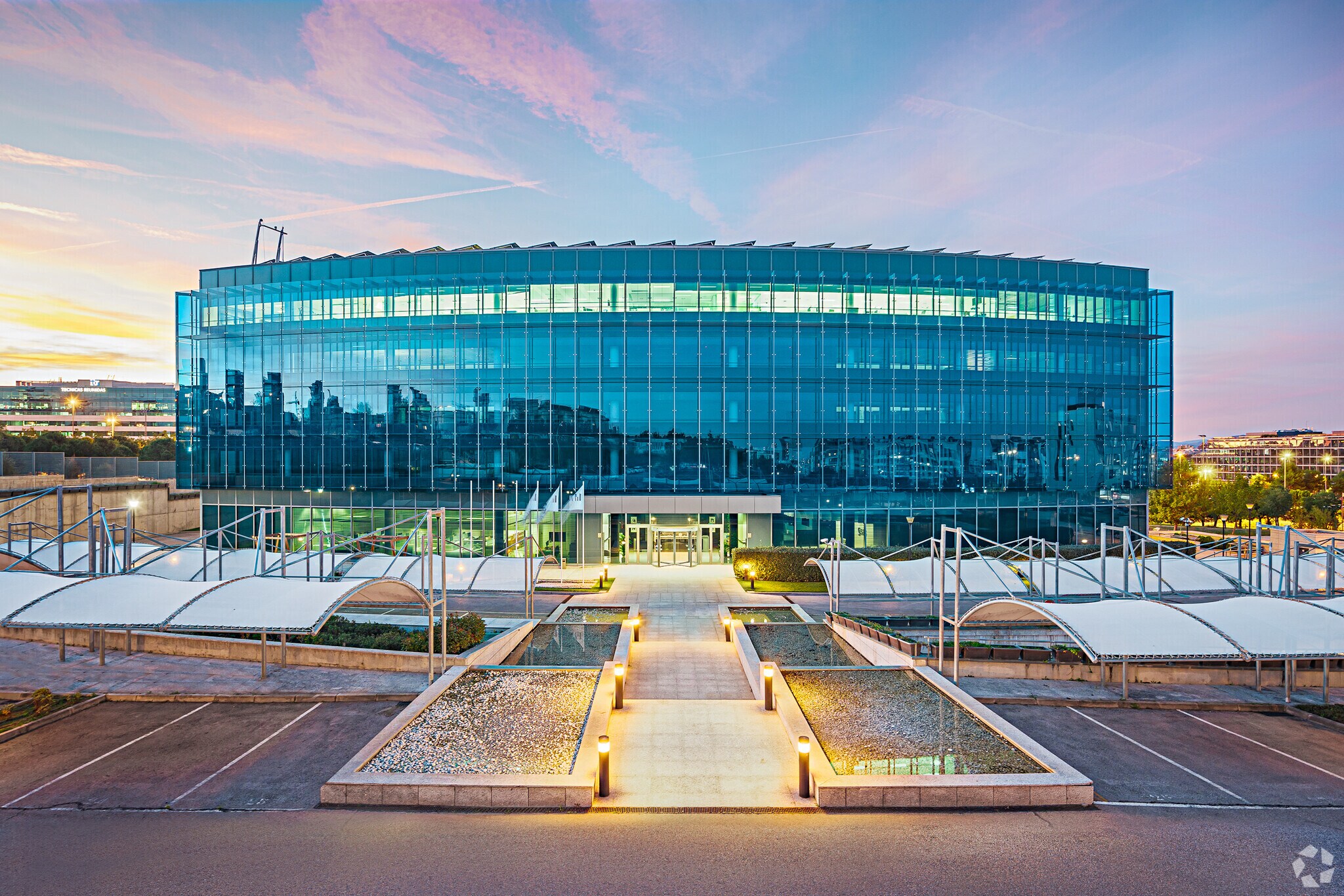 Calle Arroyo Valdebebas, 4, Madrid, Madrid for lease Primary Photo- Image 1 of 25