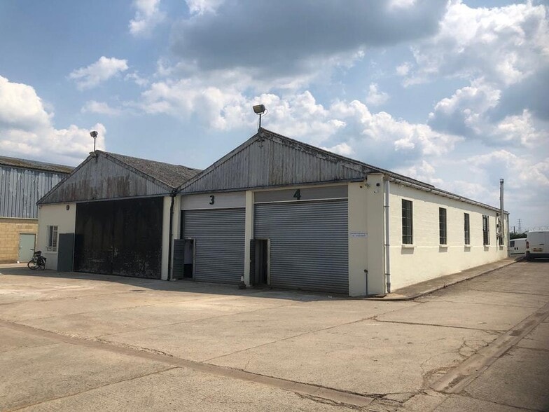 Severnside Park, Epney portfolio of 3 properties for sale on LoopNet.com - Building Photo - Image 3 of 22