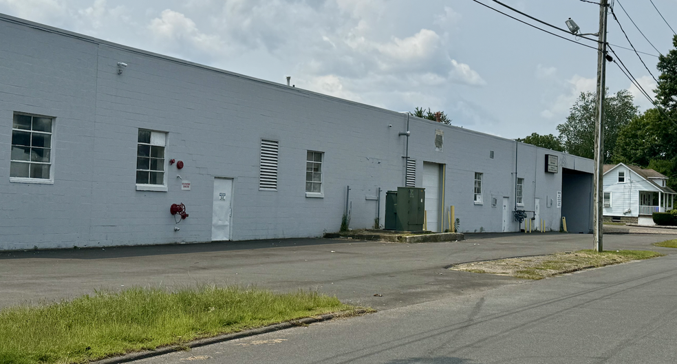 60 Allston Ave, West Springfield, MA for lease - Building Photo - Image 3 of 7