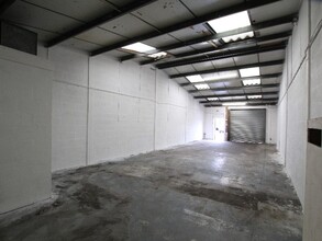 Bergen Way, Hull for lease Interior Photo- Image 1 of 2