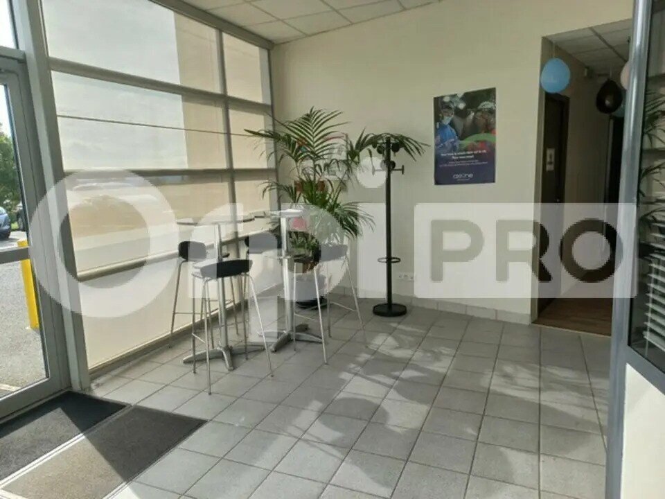 Office in Limoges for lease Building Photo- Image 1 of 13