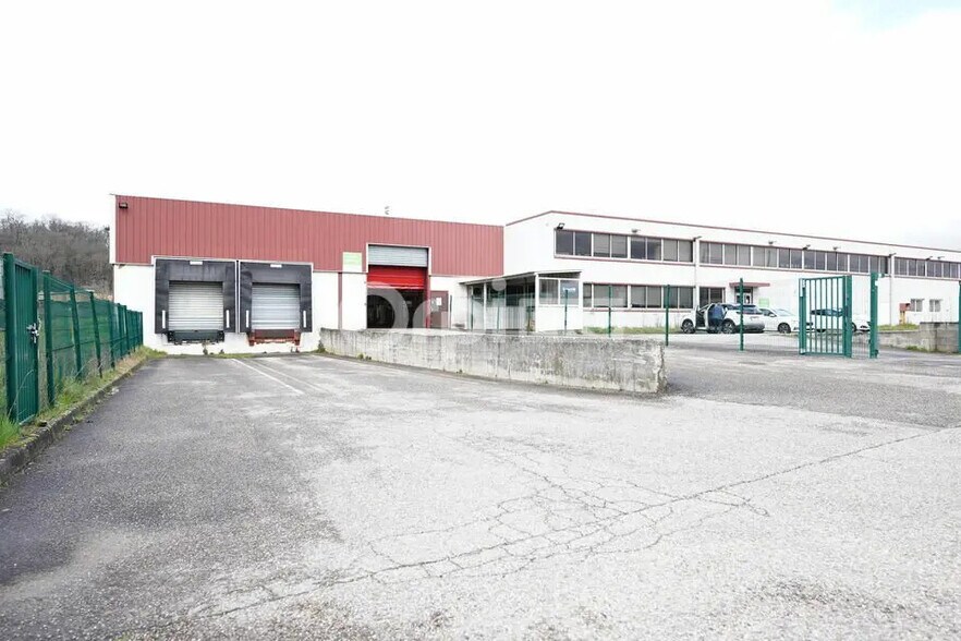 Flex in Chaponost for lease - Building Photo - Image 1 of 4