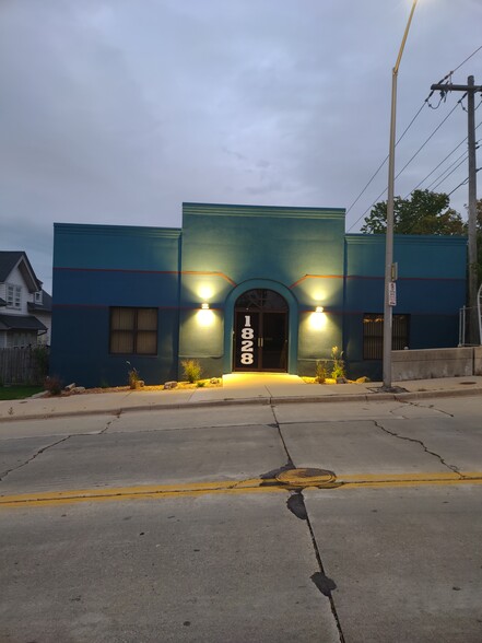1828 S 76th St, West Allis, WI for lease - Building Photo - Image 1 of 12