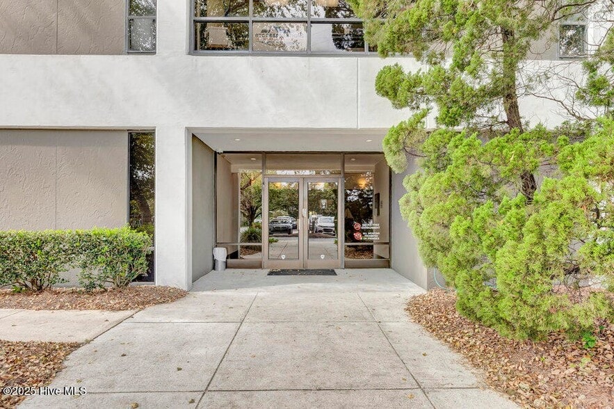 5041 New Centre Dr, Wilmington, NC for sale - Building Photo - Image 2 of 20