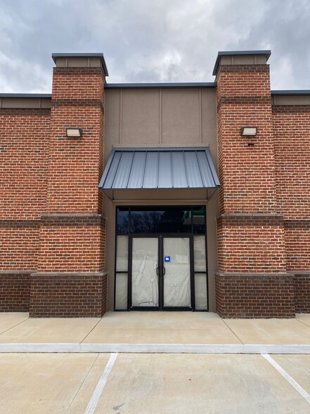 1228 W Main St, Tupelo, MS for lease - Building Photo - Image 3 of 8