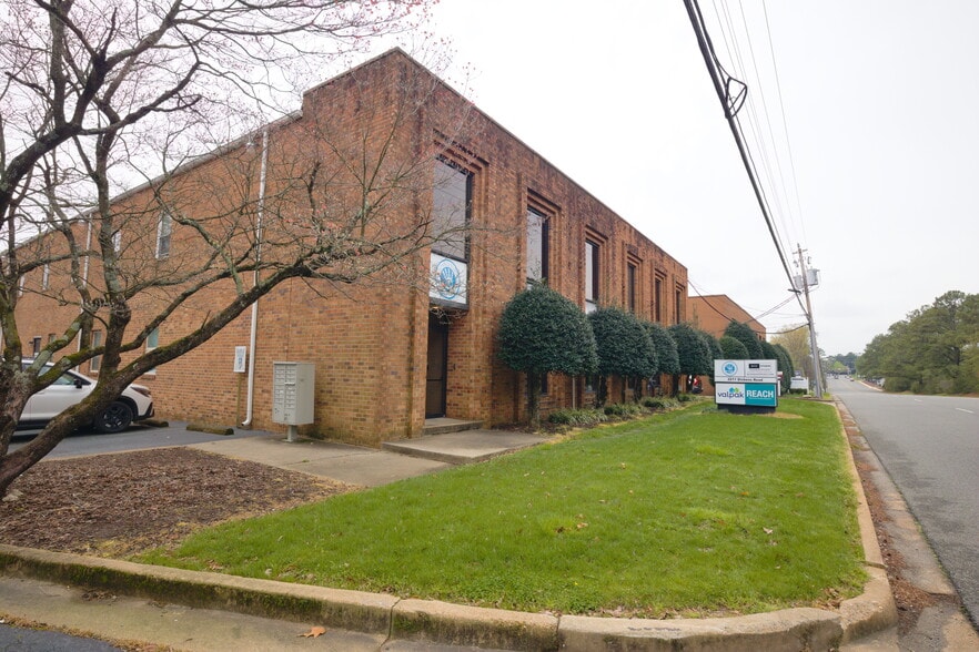 2211 Dickens Rd, Richmond, VA 23230 Office for Sale