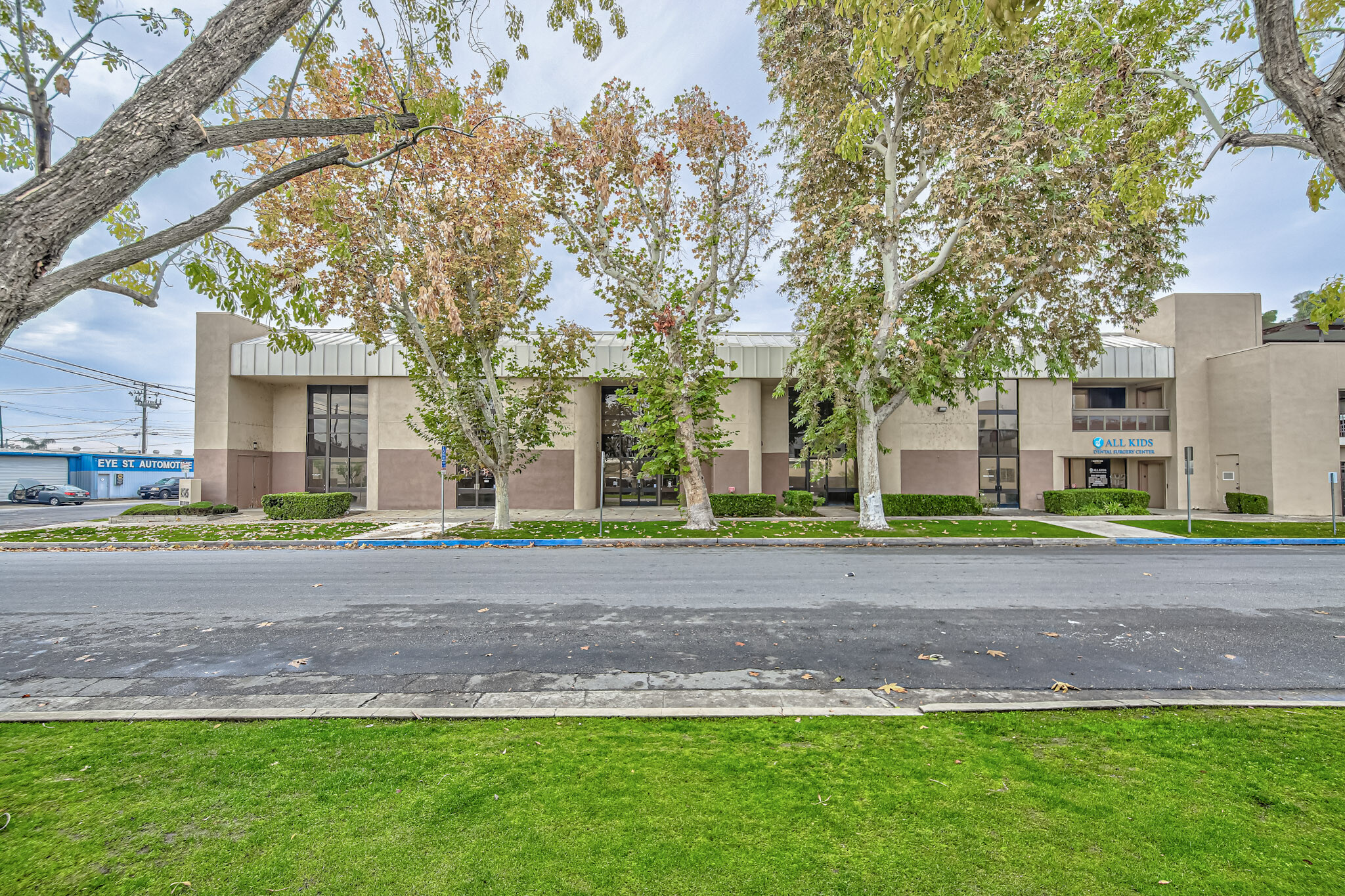 2525 Eye St, Bakersfield, CA for sale Primary Photo- Image 1 of 1