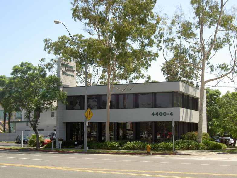 4400-4404 E Pacific Coast Hwy, Long Beach, CA for lease - Building Photo - Image 2 of 4