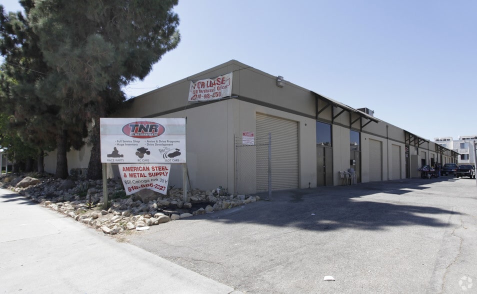 8511 Canoga Ave, Canoga Park, CA for lease - Primary Photo - Image 1 of 9