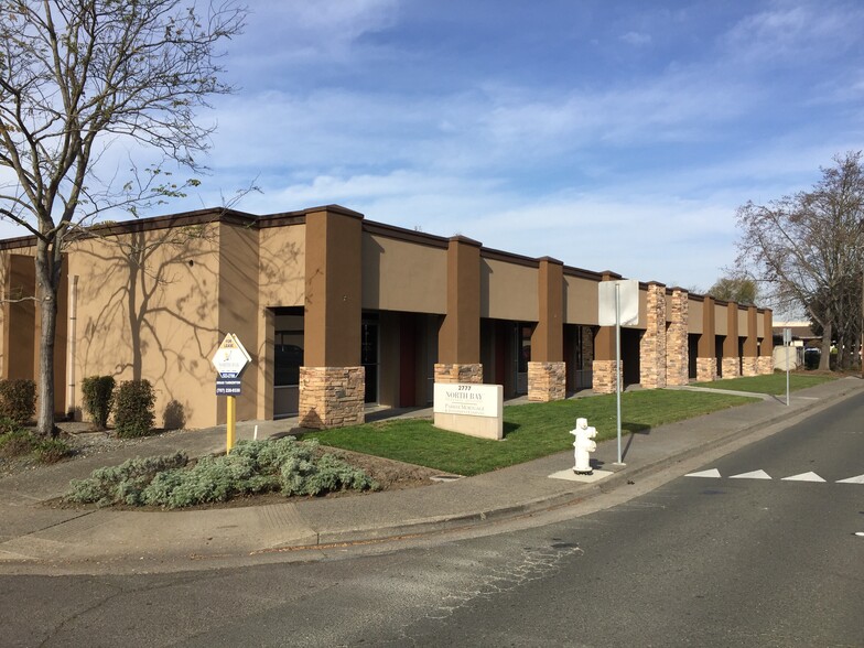 2777 Cleveland Ave, Santa Rosa, CA for lease - Building Photo - Image 1 of 3