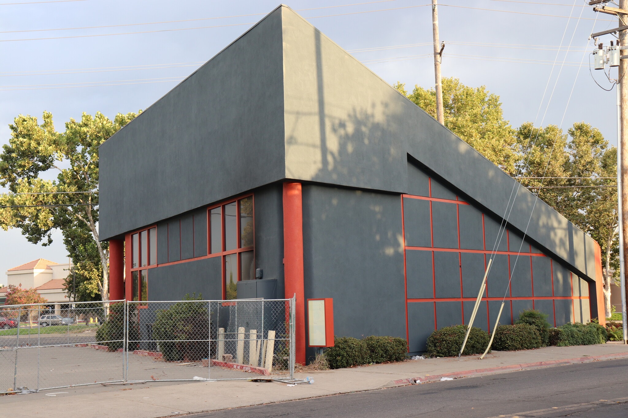 400 Paradise Rd, Modesto, CA for sale Primary Photo- Image 1 of 1