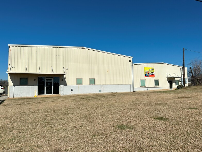 2320 E Erwin St, Tyler, TX for sale - Building Photo - Image 1 of 5