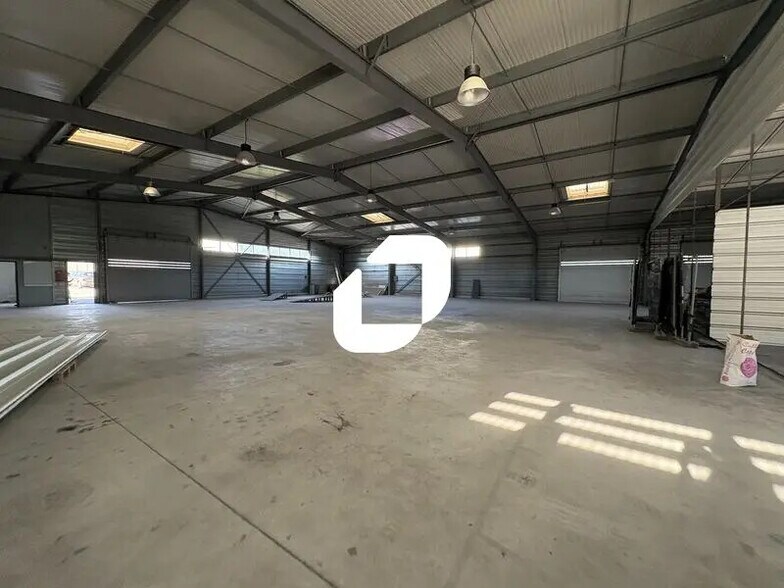 Office in Artigues-près-Bordeaux for lease - Interior Photo - Image 2 of 12