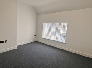 2-4 Garden Ln, Rhandirmwyn for lease Interior Photo- Image 1 of 2