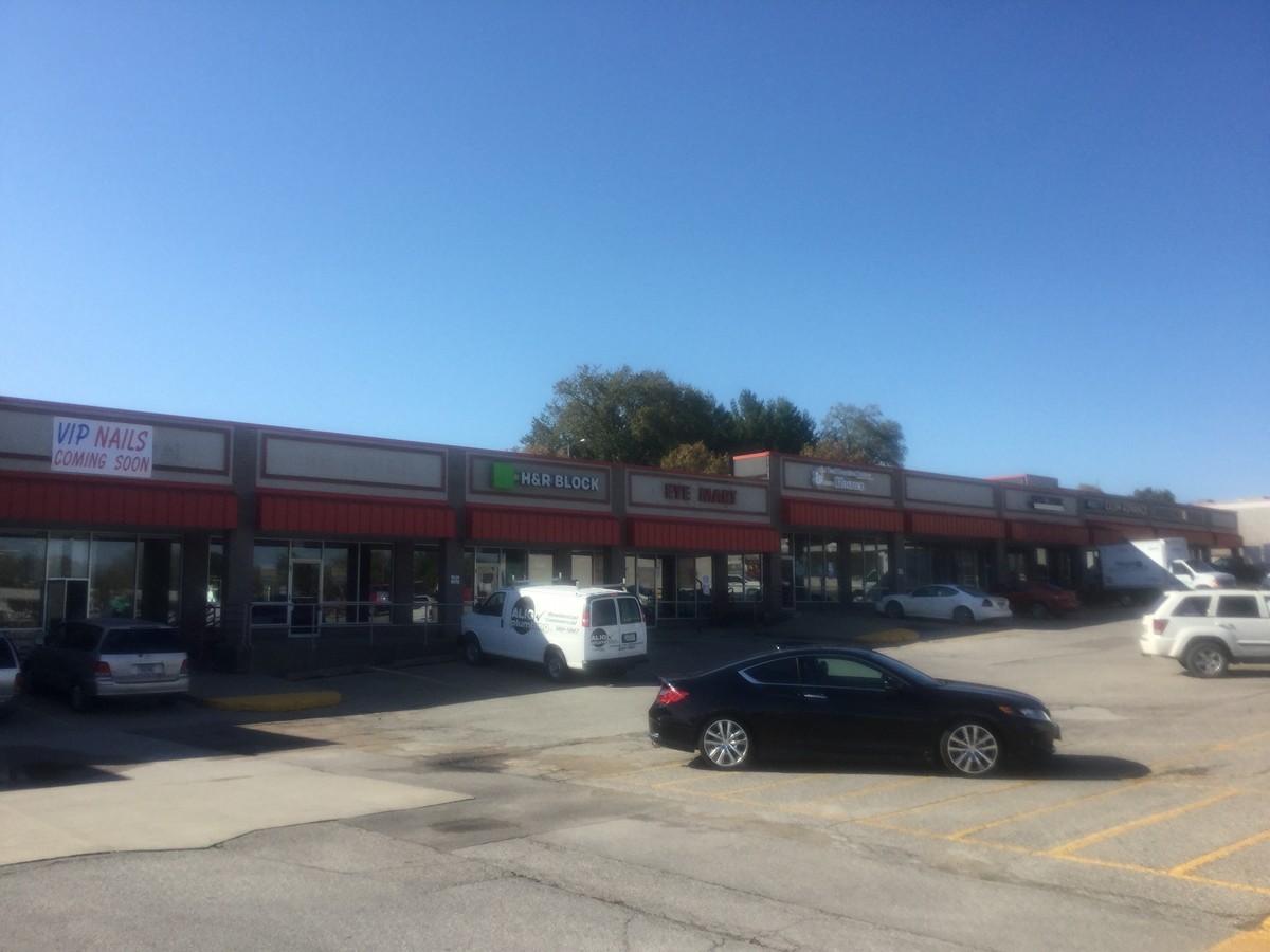 1131 N Quincy Ave, Ottumwa, IA 52501 - Quincy Plaza | LoopNet.com