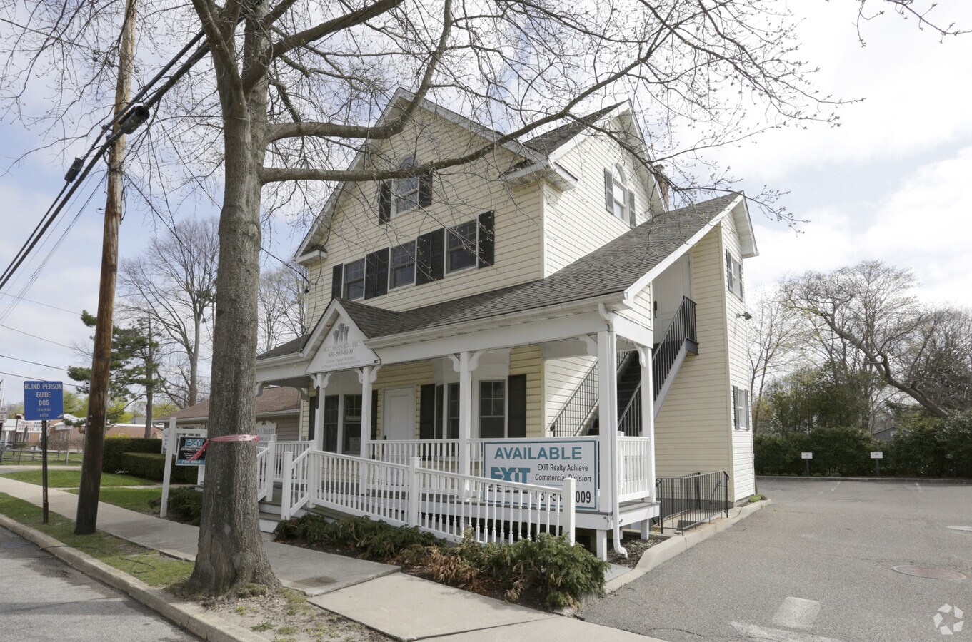 271 Lake Ave, Saint James, NY 11780