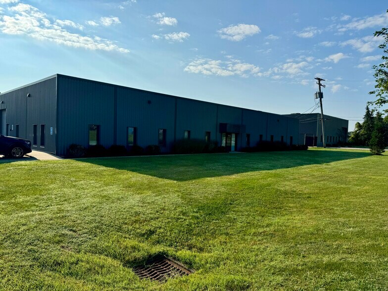 7555 Bond St, Solon, OH for sale - Building Photo - Image 1 of 1