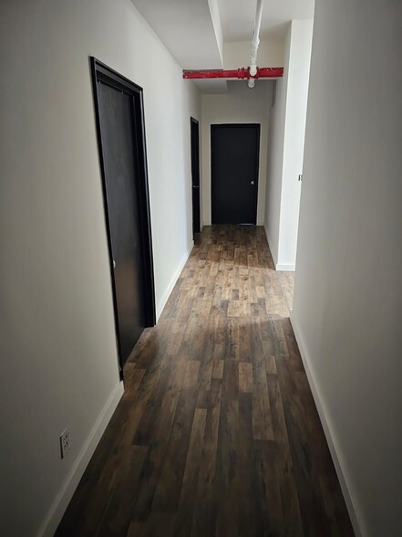 820 E 140th St, Bronx, NY for lease - Interior Photo - Image 3 of 12