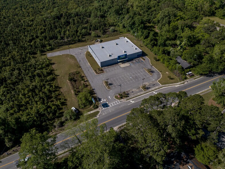 201 Walnut St, Montezuma, GA 31063