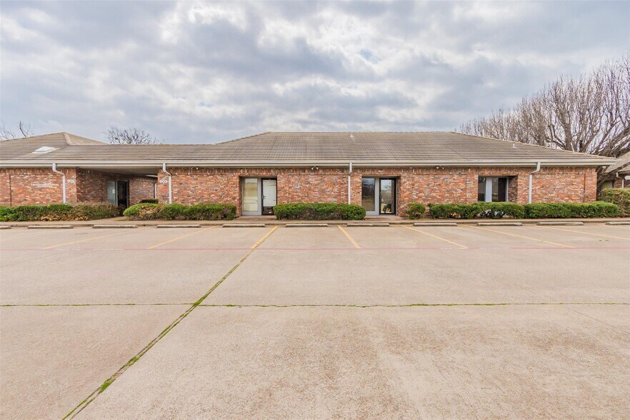 Office in Arlington, TX for sale - Building Photo - Image 1 of 1